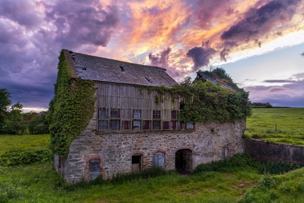 Sarai-staryi-kamennyi-irlandiia