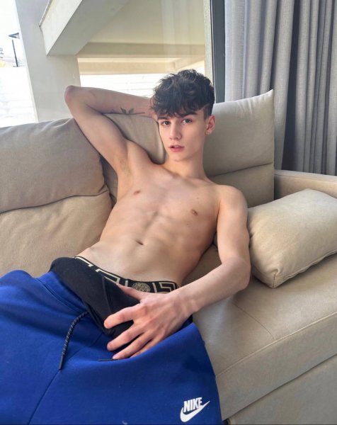 @Elias18 twink