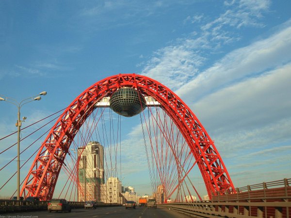 Живописный мост, проезжая под аркой - panoramio