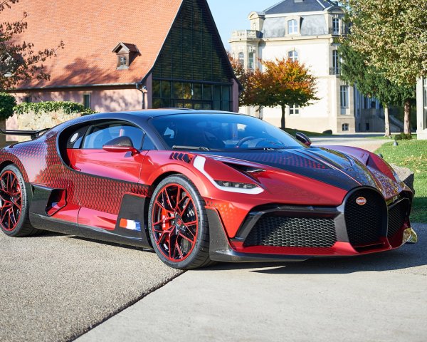 Auto Bugatti 2021 Bugatti Divo Lady Bug Red Sports Ca