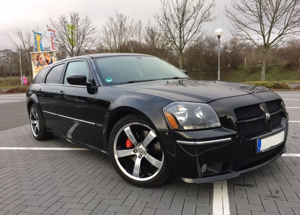 DODGE MAGNUM SRT-8 (2006г.)
