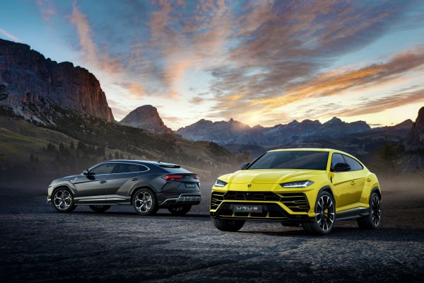 lamborghini urus 1