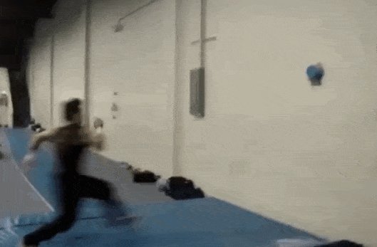 Бег по стене в стиле Матрица