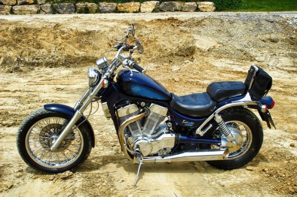 px-Suzuki-Intruder-VS1400-1