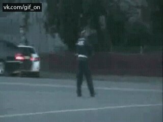 Tantsuyuschy gaishnik Russian police