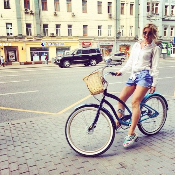 Юля Караулова