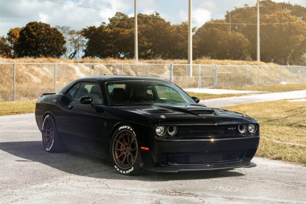 dodge-challenger-hellcat-adv5-0-track