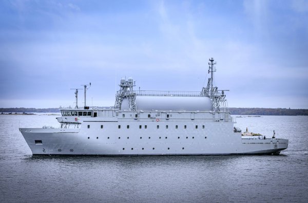 IMG hms artemis viter59