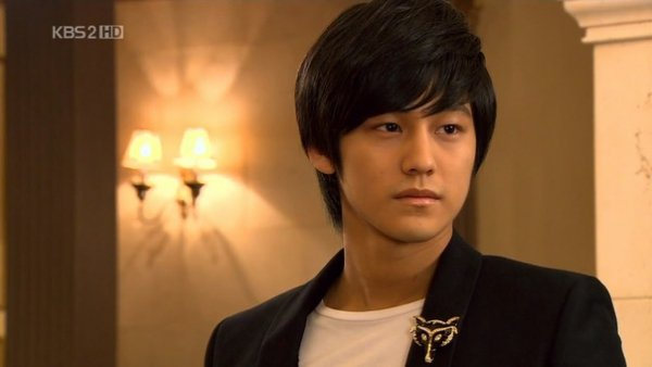 BoysOverFlowers039