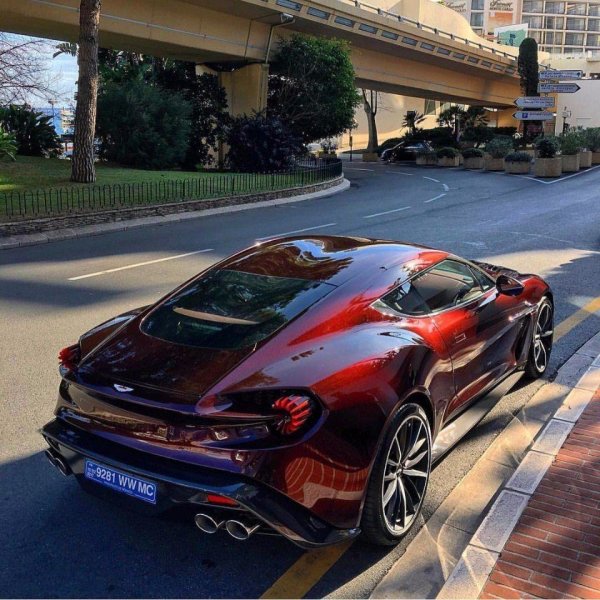 Aston Martin Vanquish Zagato
