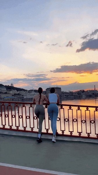 Гифки-девушки-попа-NSFW-7981193