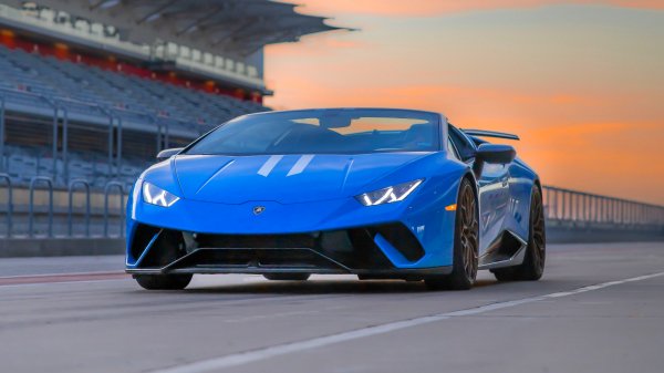Lamborghini huracan avtomobil