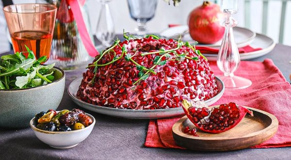 "Гранатовый браслет" с черносливом и орехами
