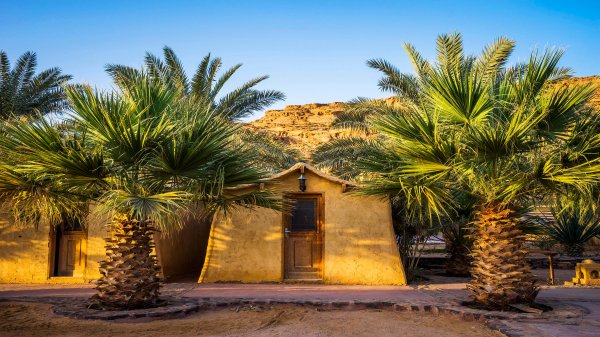 Earthen Buildings Premium 4