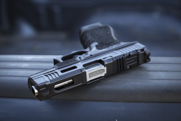 Glock-19-samozaryadnyy-1726