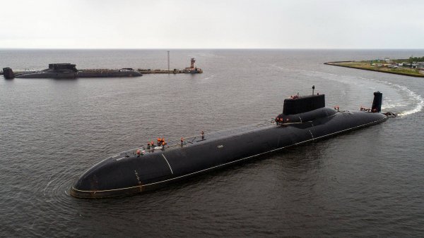 atomnaia-podvodnaia-lodka-akula-proekta-941-proekt-tiazhel-1