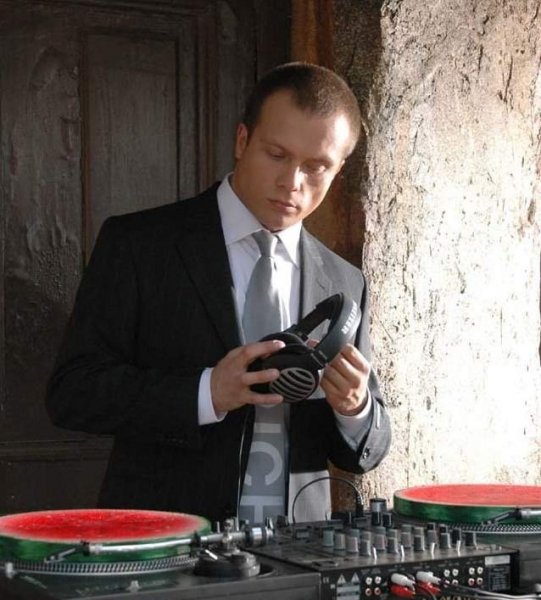 DJ Groove - "Служебный роман"