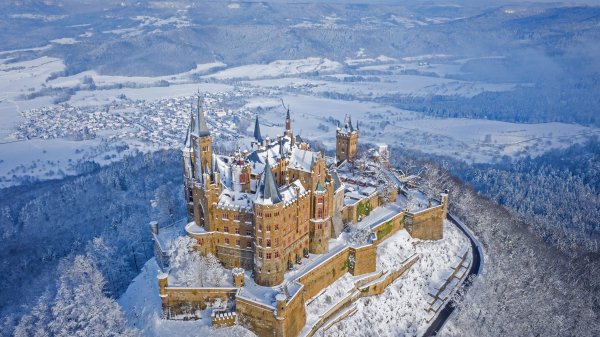 HohenzollernBurg ROW9067487417 UHD