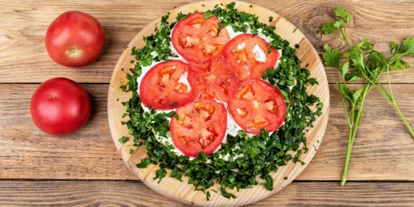 Сытный торт из кабачков - с ветчиной и помидорами