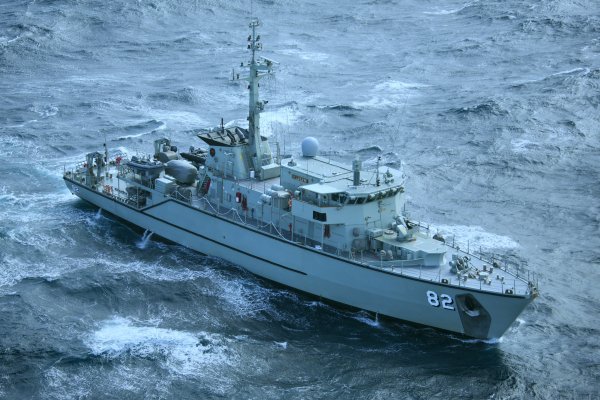 IMG viter59 HMAS Huon