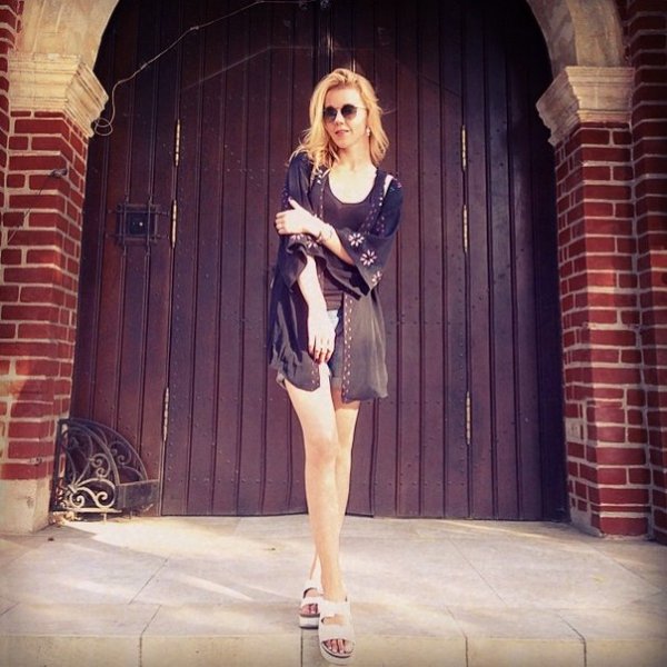 Юля Караулова