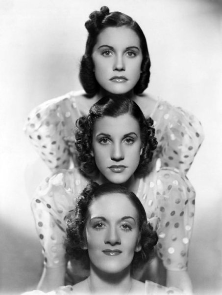 The Andrews Sisters - Straighten Up and Fly Right