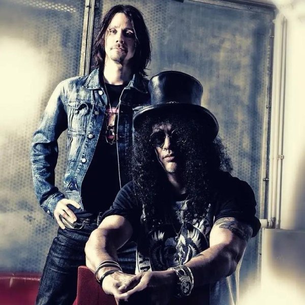Slash &amp; Myles Kennedy - By The Sword (MAX Sessions) (Acoustic).mp3