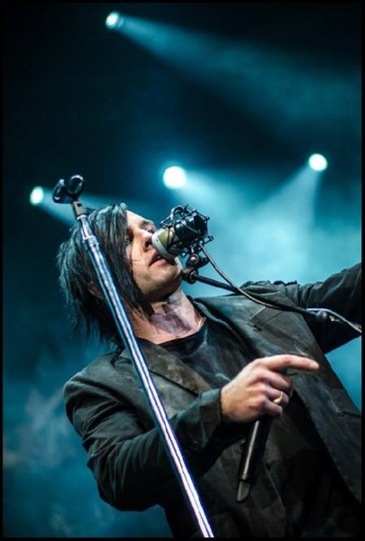Three Days Grace with Matt Walst on Vocals - Chalk Outline