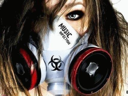 Арни_Пашаян,_Марат_Пашаян_- - _ТА,_КОТОРАЯ_(Safaryan_Remix).mp3