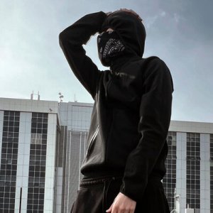 KARADA &amp; HOLODICE - Холодно