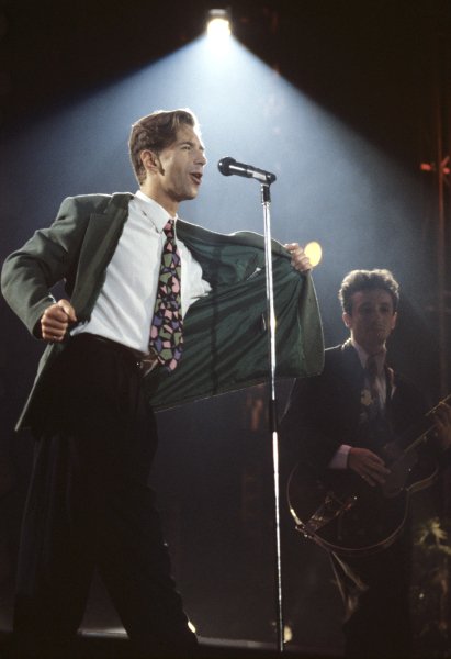 ВалерийСюткин - 7000 Над Землёй !