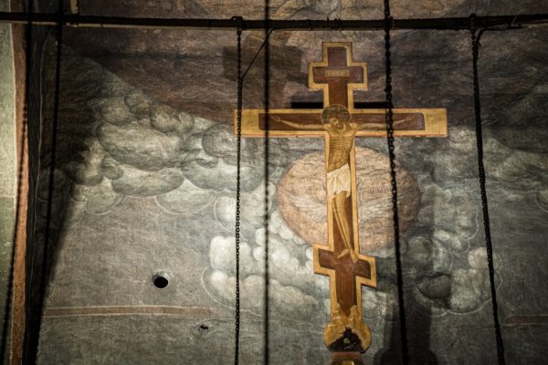 Хор Свято-Троицкого Ново-Голутвина монастыря - Ирмос, глас 6 'Росодательну убо пещь' Тропарь 'Где Сыне Мой и Боже'