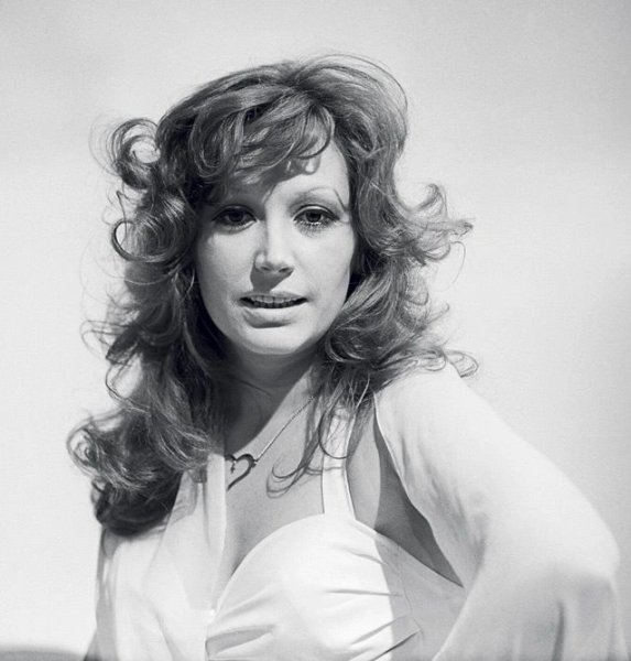 Алла Пугачёва - Расскажите, птицы -