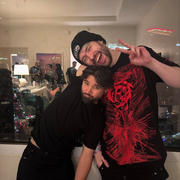 Virtual Riot &amp; Skrillex - GIMME