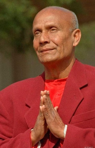Sri Chinmoy - Singing Guru Brahma