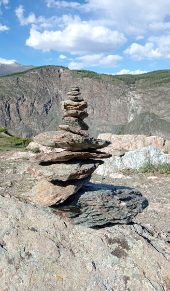 The Kiffness &amp; Muyun Brothers - Worldly World (Ohaa Uha Uha)