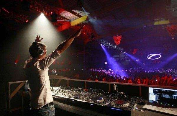 Martin Garrix feat. Jay Hardway - Wizard (Original Mix)