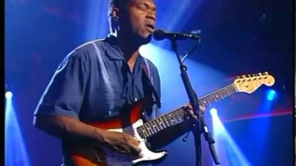 Robert Cray - 01.Phone booth