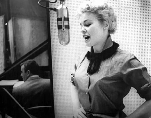 Jaye P Morgan - As Time Goes By