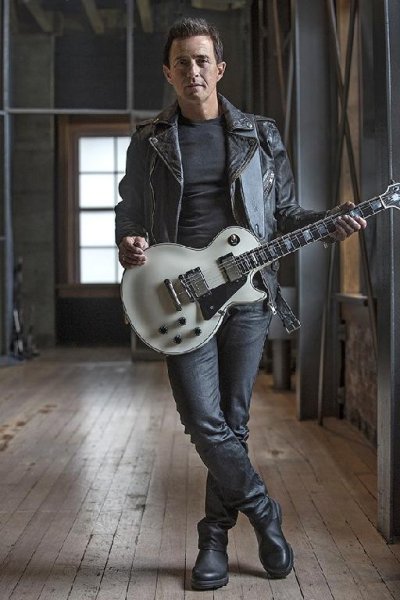 Colin James - Standin On The Edge