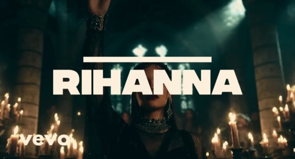 Rihanna - Phoenix Queen