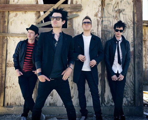 Sum 41 - Still Waiting ringtone