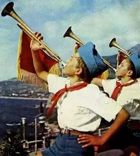 Пионерский горн - Подъём