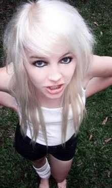 very-blonde-emo-girl