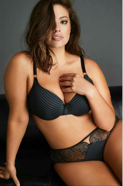 Ashley Graham 19