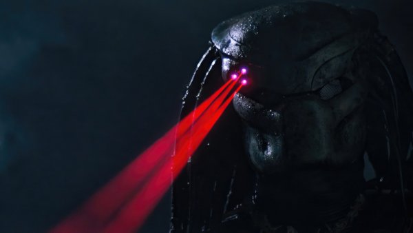 Predator-laser-sight-4k-wallpaper
