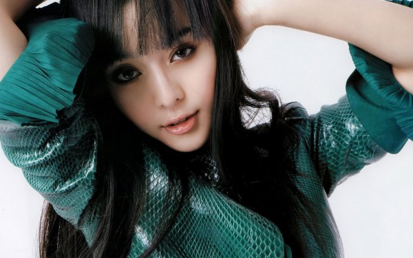 Wallpapers with girls of magic beauty 116 (047)