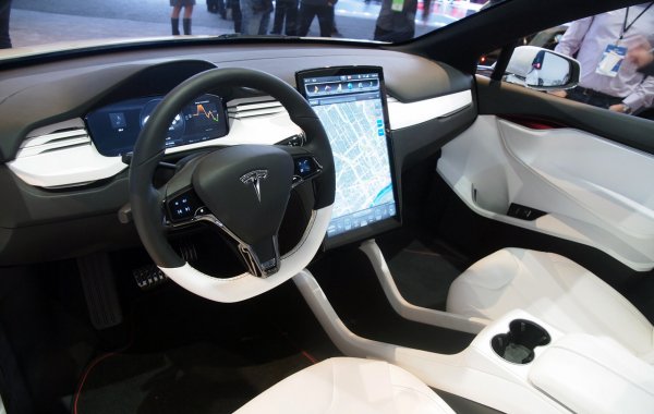 tesla-model-x-de