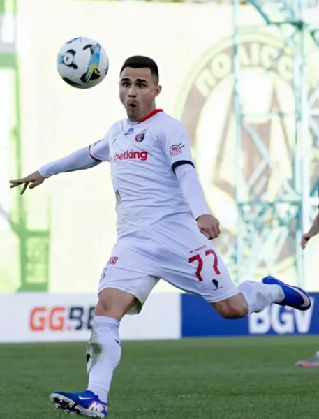 Владислав Шарай