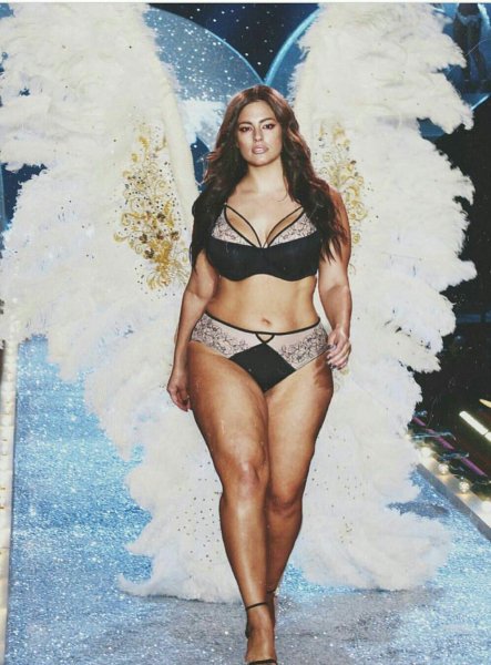 Ashley Graham 08